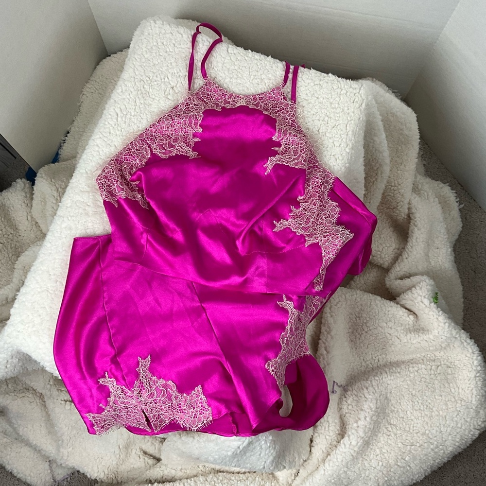 Victorias Secret bright Pink Lace Lingerie Set